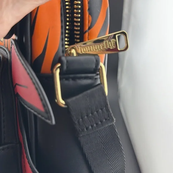 Loungefly Disney Winnie The Pooh Tigger Halloween Cosplay Crossbody Bag - Picture 7 of 7